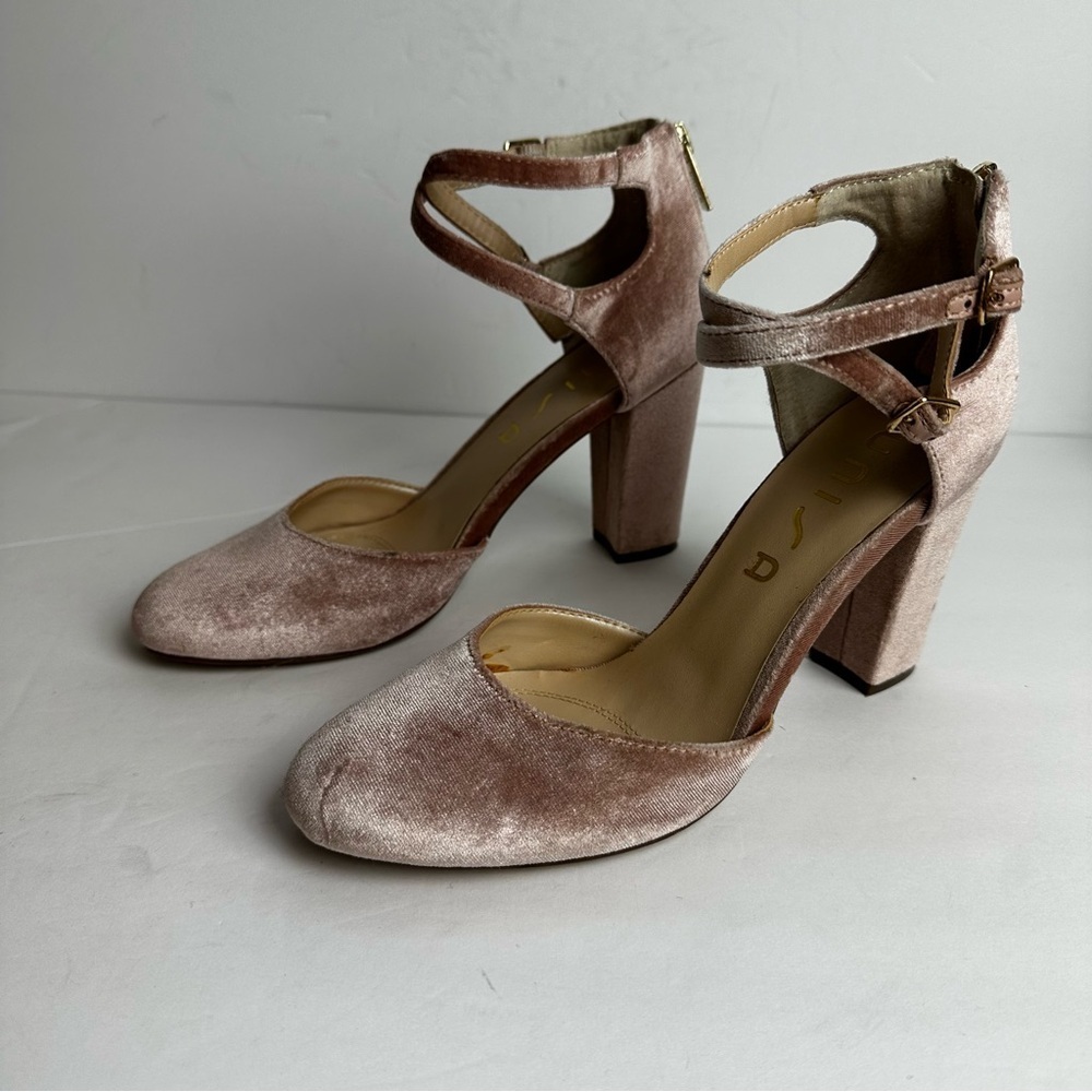 Unisa Velvet Heels Women's Size 8 M Shoes Pink Buckle - Picture 6 of 8